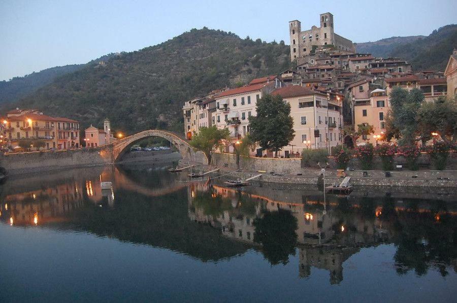 La Casa Di Elda Apartment Dolceacqua Bagian luar foto